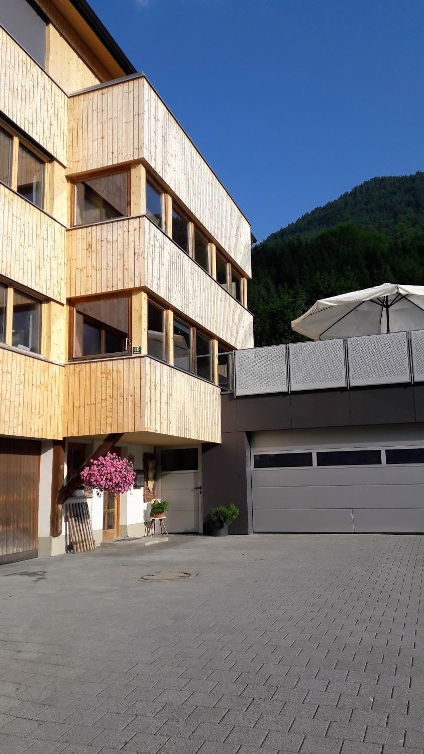 Facade/entrance, Balcony/Terrace