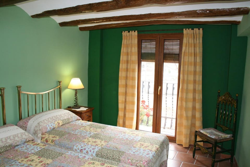 Spring, Bed, Day, Winter, Summer, Other, Decorative detail, Bedroom, Autumn, On site, Garden view, Area and facilities, Seasons, Time of day, Location, Sunrise, Sunset