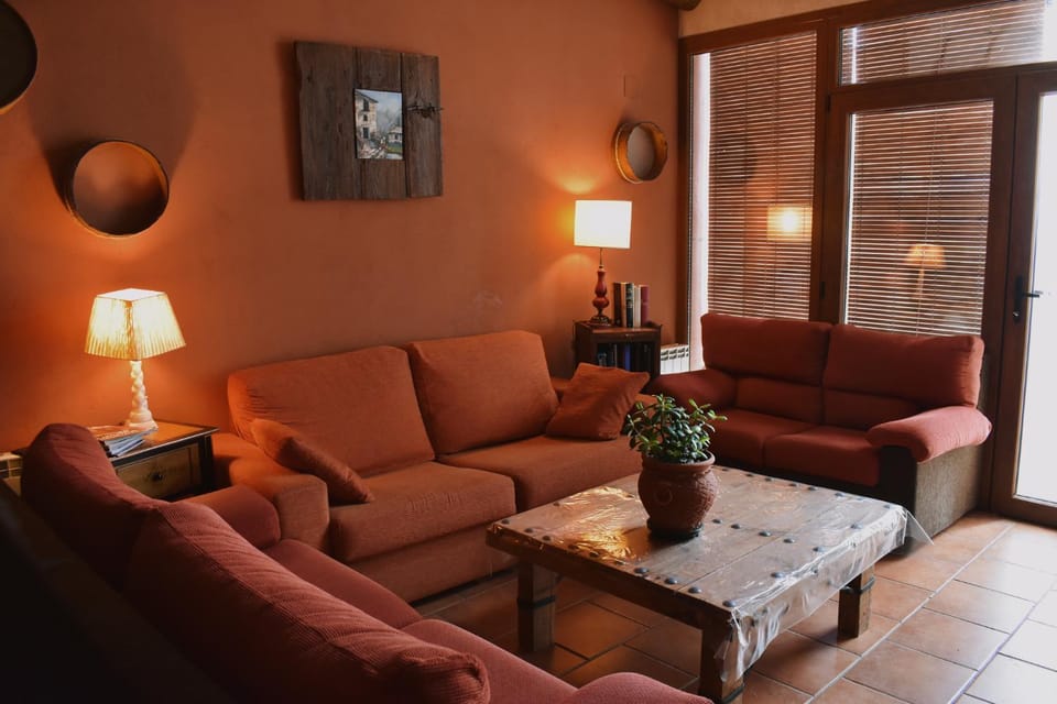 Communal lounge/ TV room, Living room, Garden view, Garden view