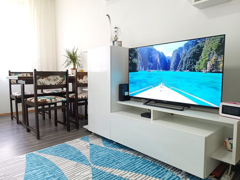 TV and multimedia, Living room, Dining area, locker