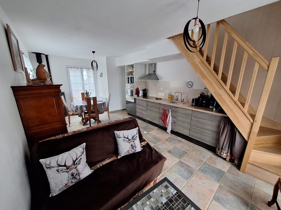 Kitchen or kitchenette, Living room, Dining area