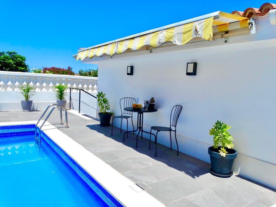 Balcony/Terrace, Swimming pool
