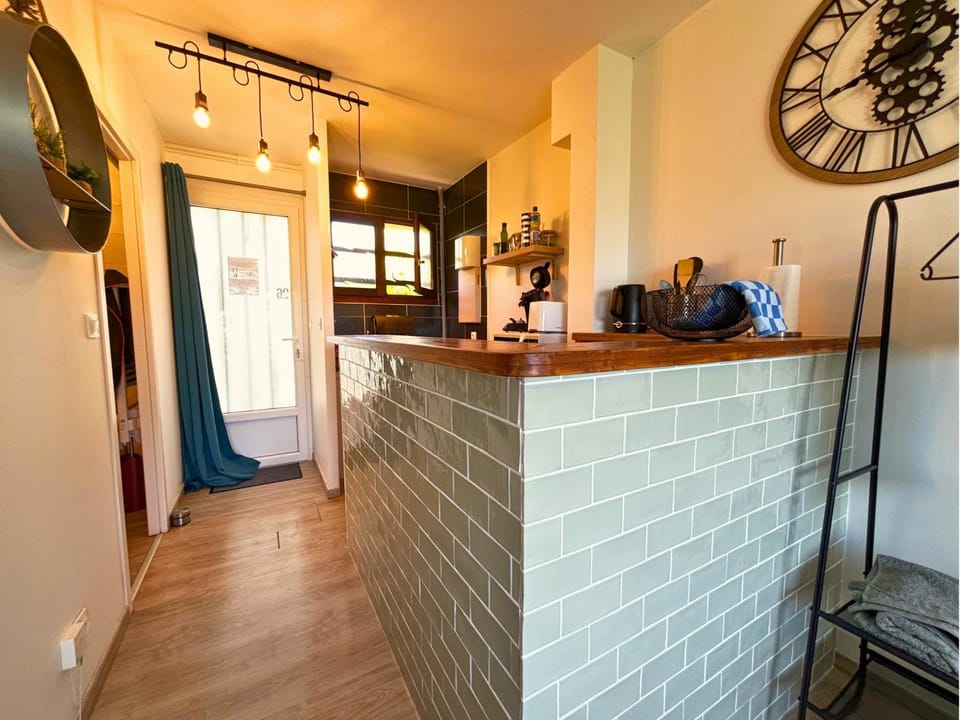 Coffee/tea facilities, Kitchen or kitchenette