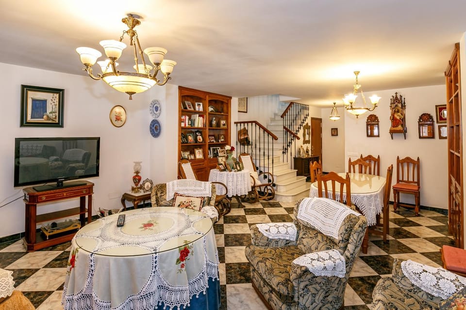 Communal lounge/ TV room