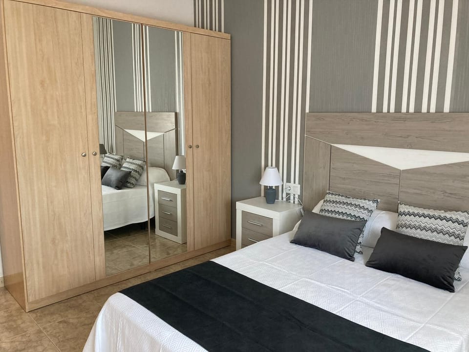 Bed, Photo of the whole room, Bedroom, towels, wardrobe
