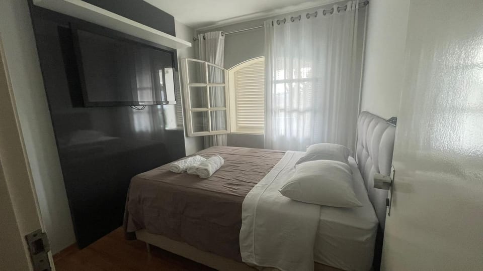 Mansão Casa Blanca em São Roque c/ 5 vagas garagem House in State of São Paulo