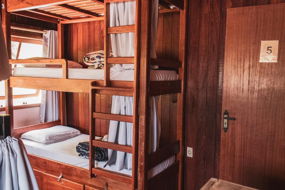 Bedroom, bunk bed