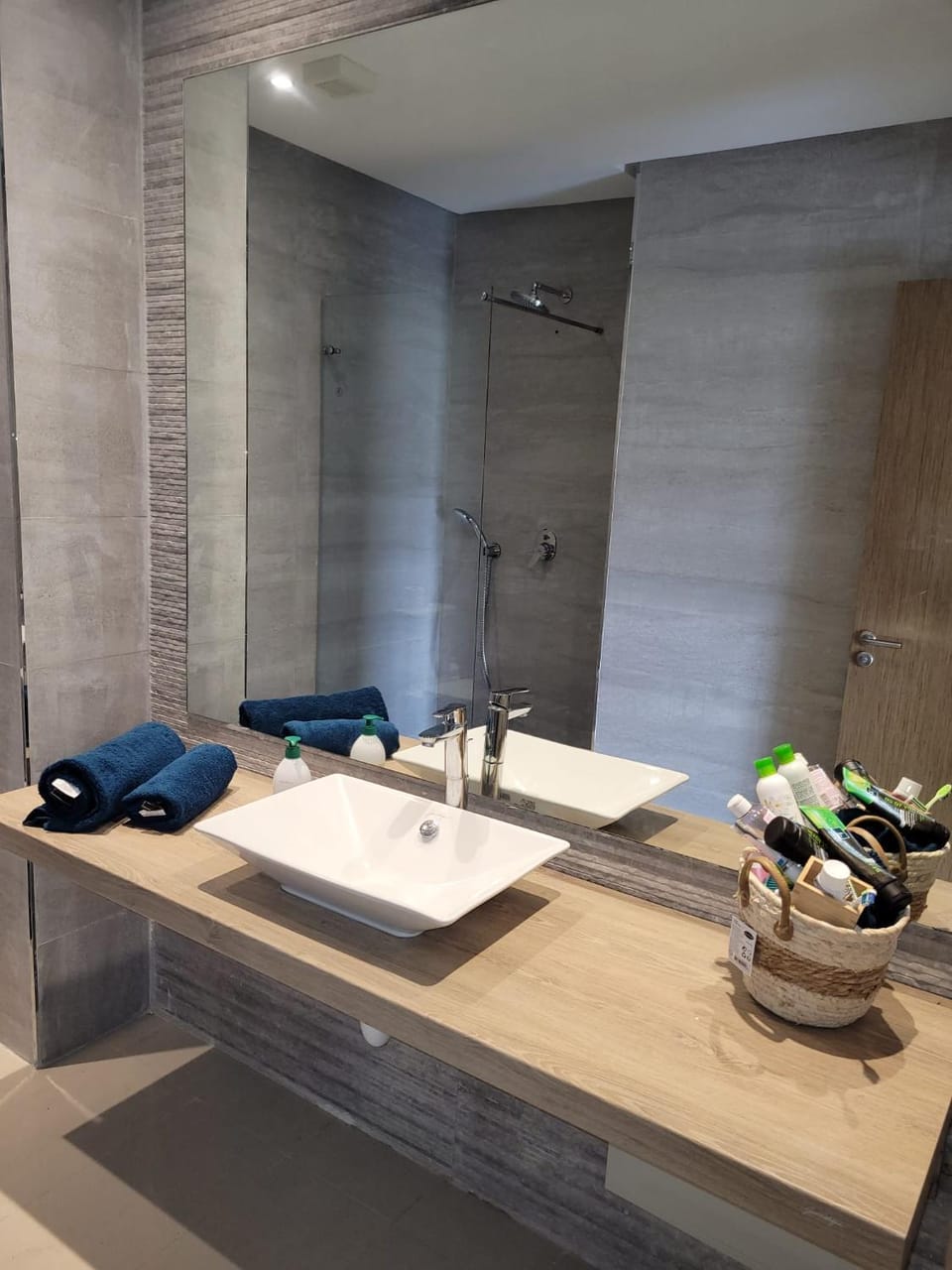 Appartement avec piscine à saidia Climatisation et Wifi Apartment in Morocco