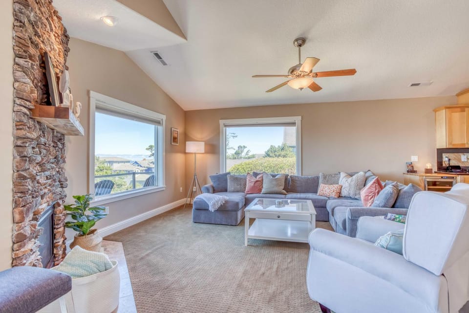 Taft Treasure House in Lincoln City