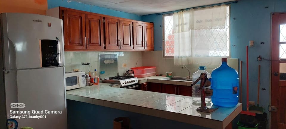 Kitchen or kitchenette, Communal kitchen