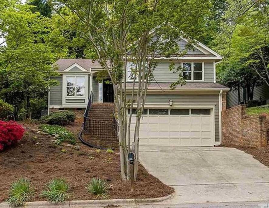Cozy Boho Kildaire Farms Home- near Downtown Villa in Cary