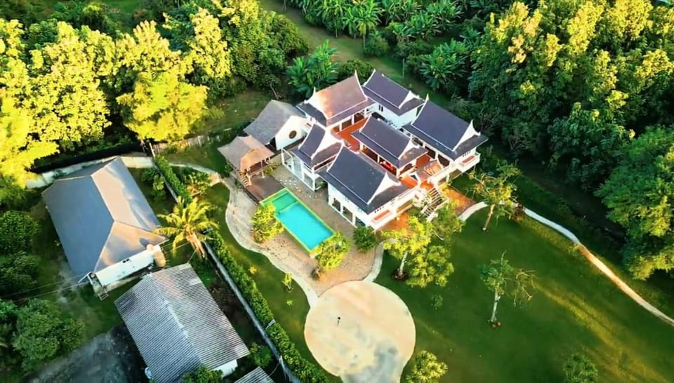Phi Private Villa: Luxury Thai with Riverview Villa in Chiang Mai