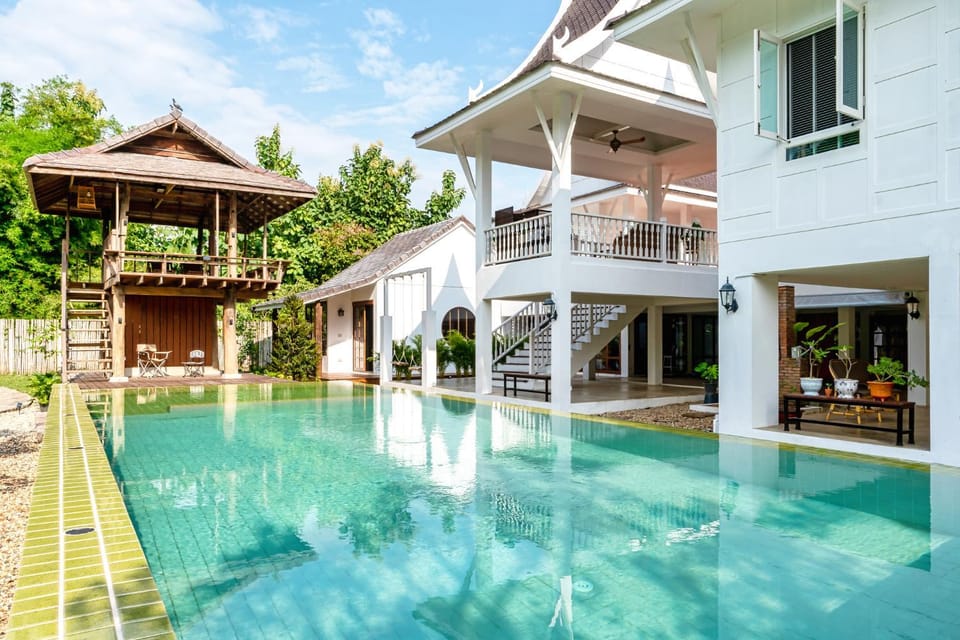 Property building, Day, Balcony/Terrace, Pool view, Swimming pool, sunbed