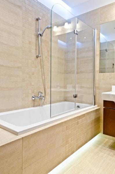 2 Bedrooms, 7 Minutes from Airport Apartment in Warsaw