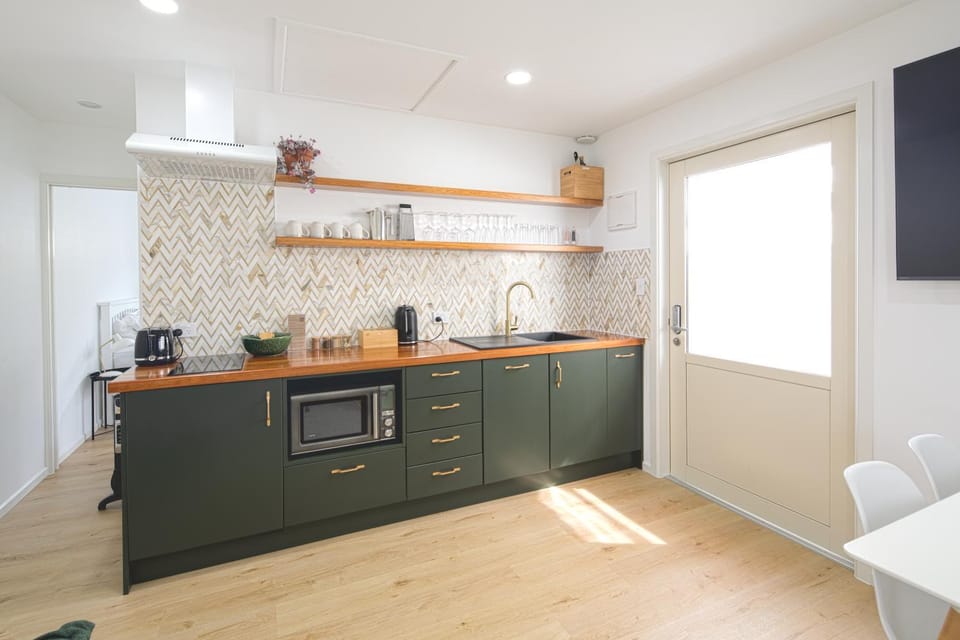 Kitchen or kitchenette, kitchen, kitchen