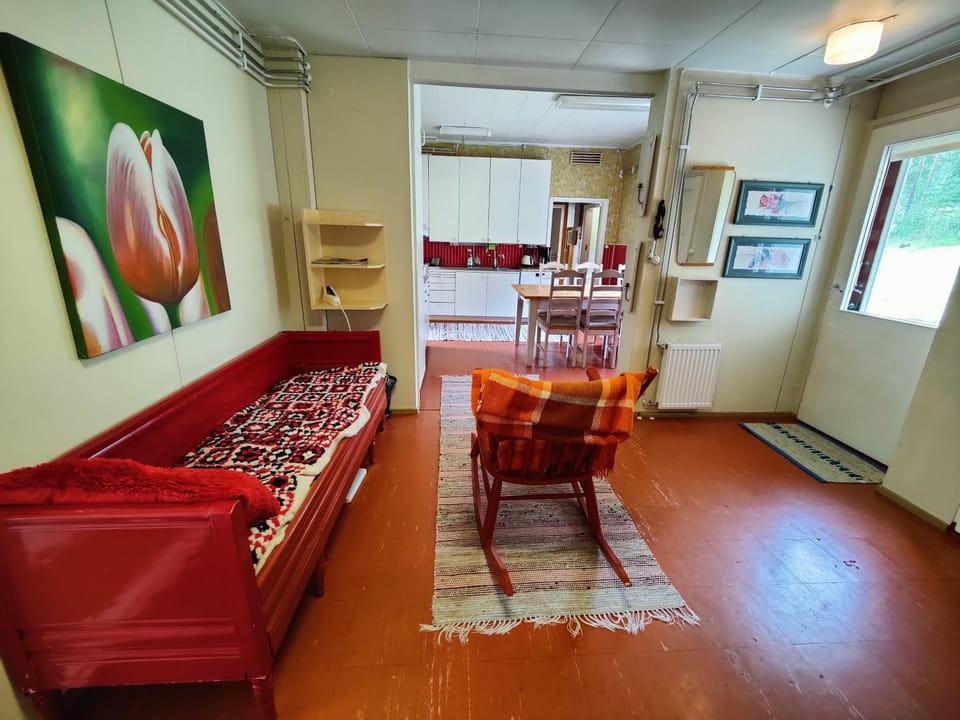 Seating area, Dining area