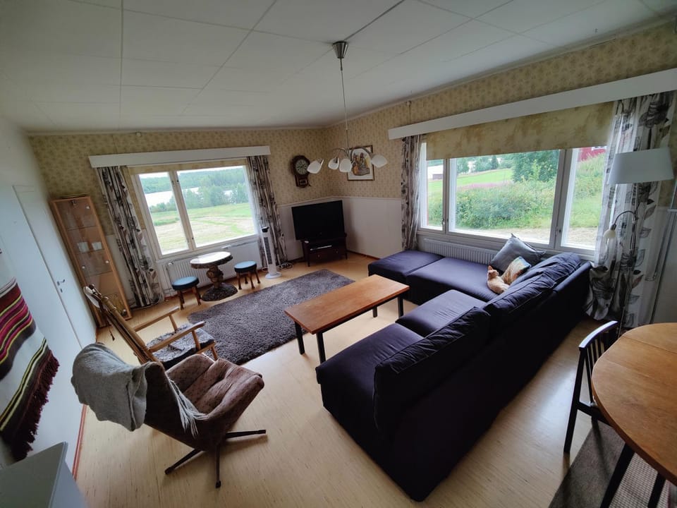 Living room, Seating area