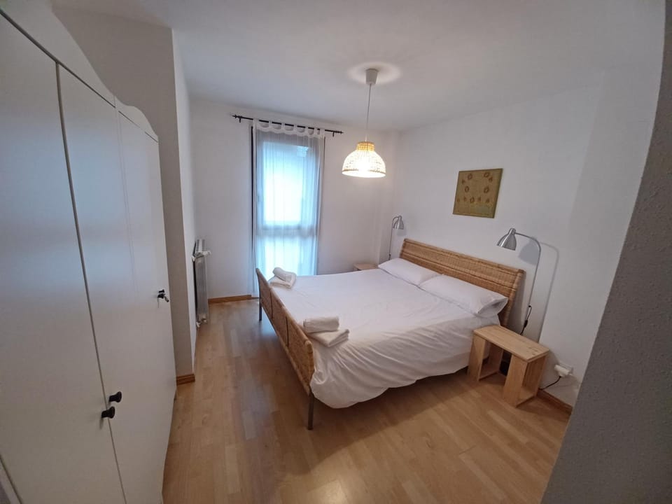 En el pleno centro de Biescas con garaje, ascensor, ventiladores y WiFi Apartment in Biescas