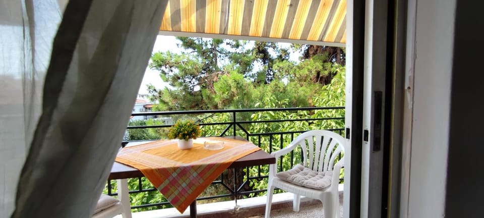Balcony/Terrace, Garden view