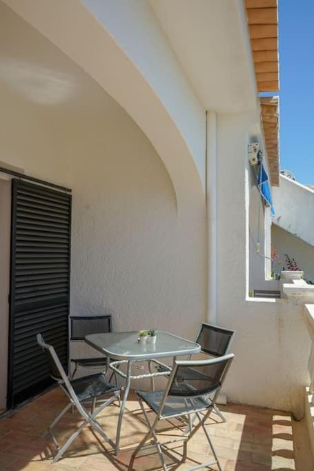 Authentic 2-bedroom beach house at Meia Praia Apartment in Lagos