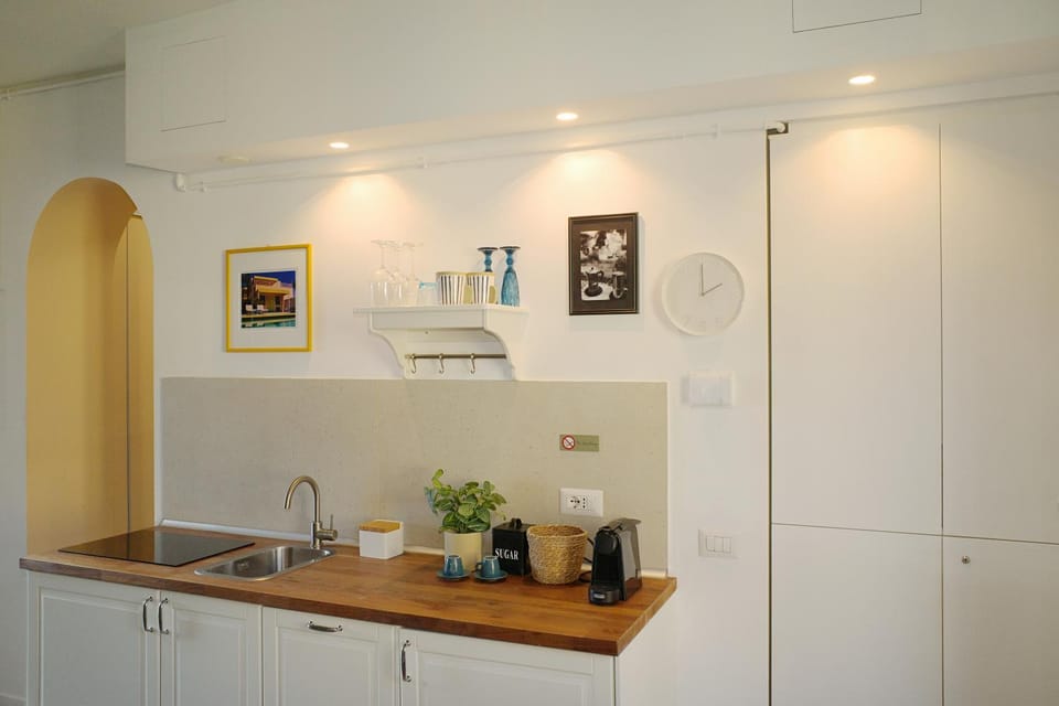 Coffee/tea facilities, Kitchen or kitchenette