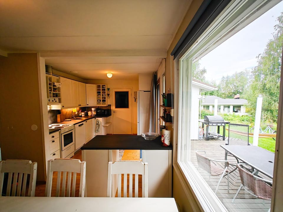 Authentic Wooden House by the River with an Igloo Apartment in Rovaniemi