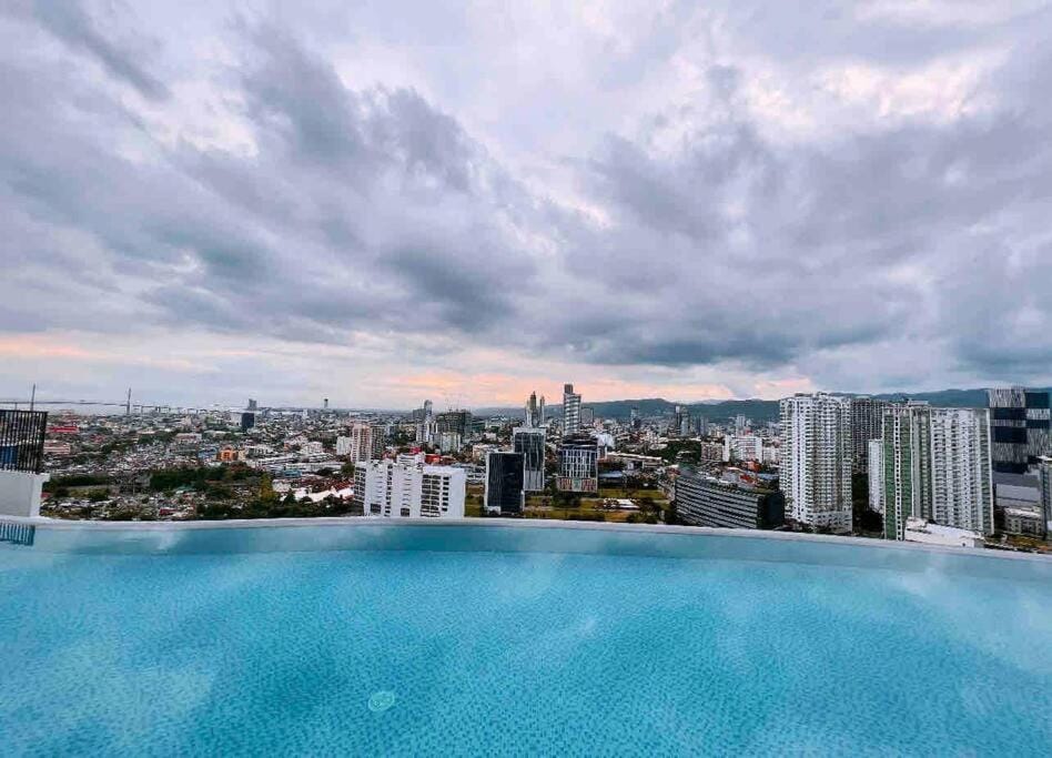 City view, Swimming pool