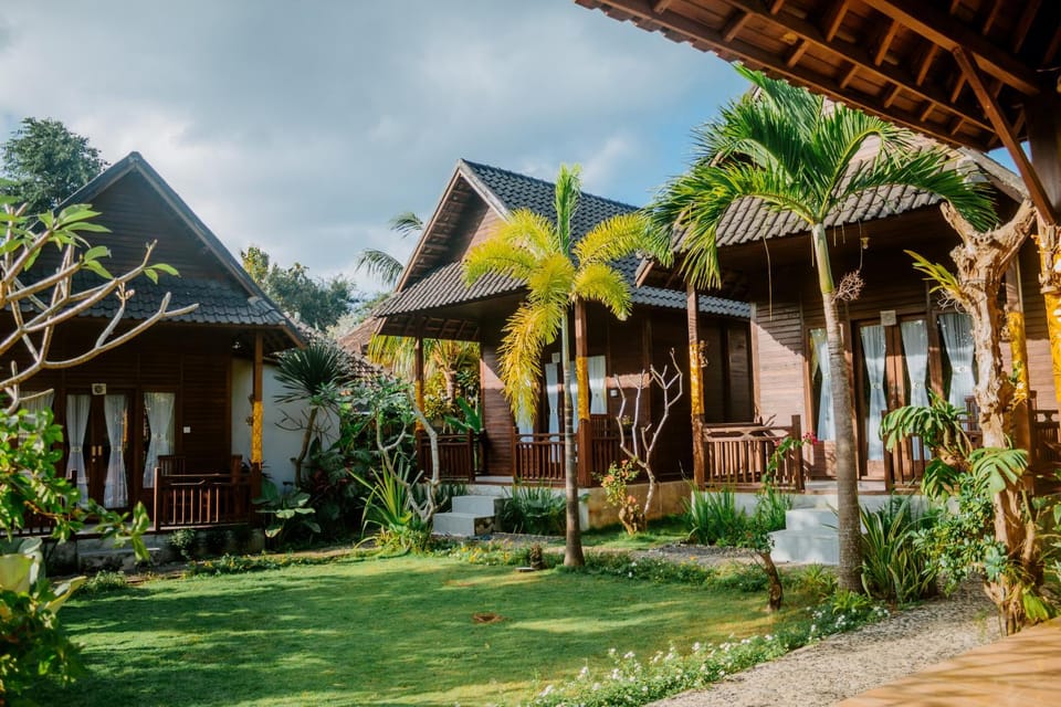 Property building, Facade/entrance, Garden