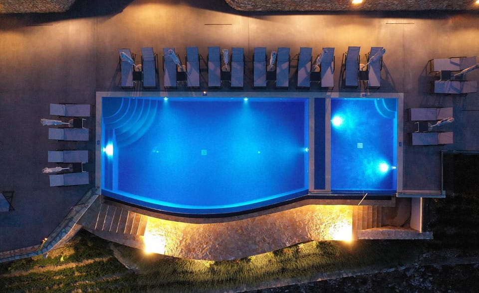Decorative detail, Pool view, Swimming pool