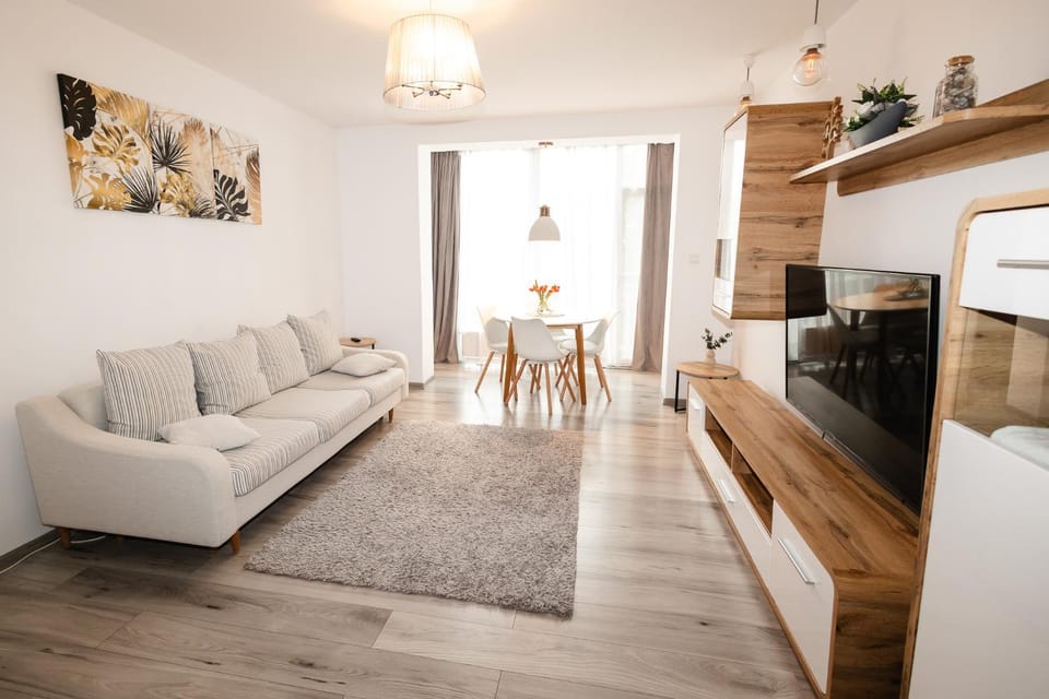 TV and multimedia, Living room, Dining area