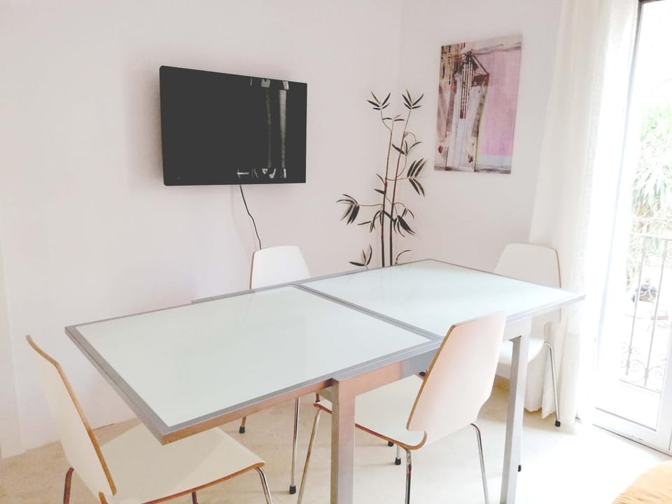 TV and multimedia, Dining area
