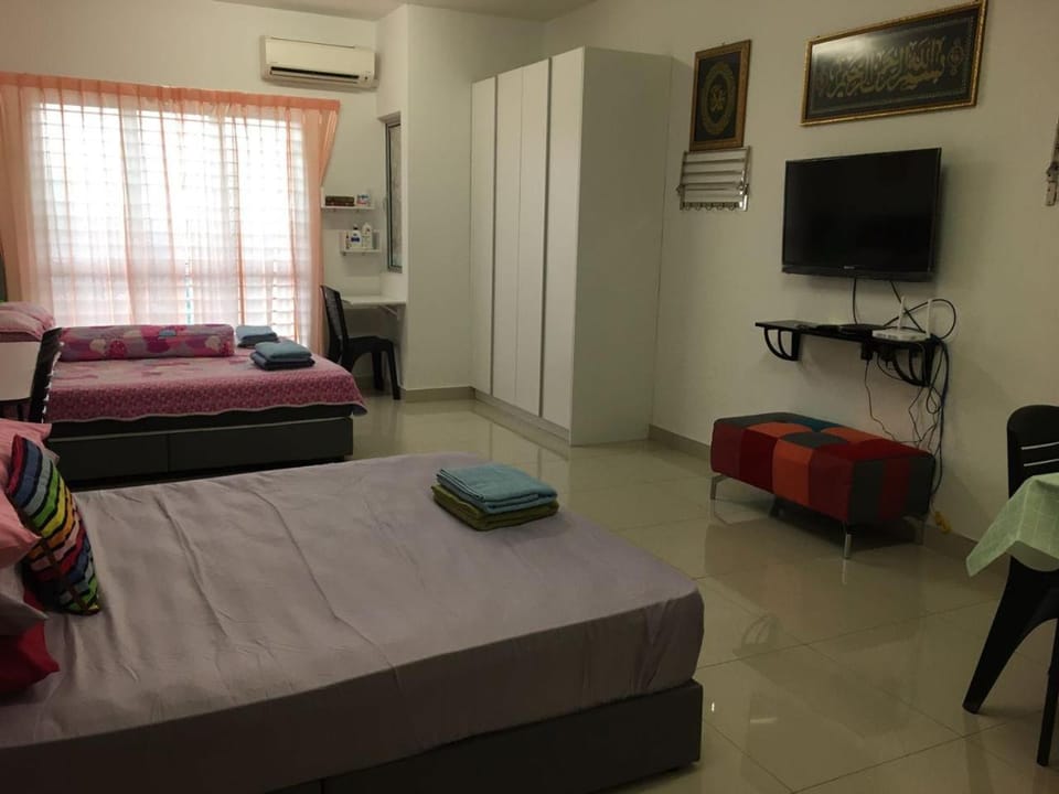 TV and multimedia, Living room, Photo of the whole room, hair dresser, wardrobe, air conditioner