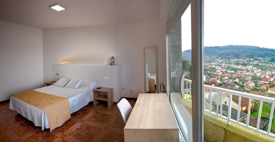 Natural landscape, Photo of the whole room, Bedroom