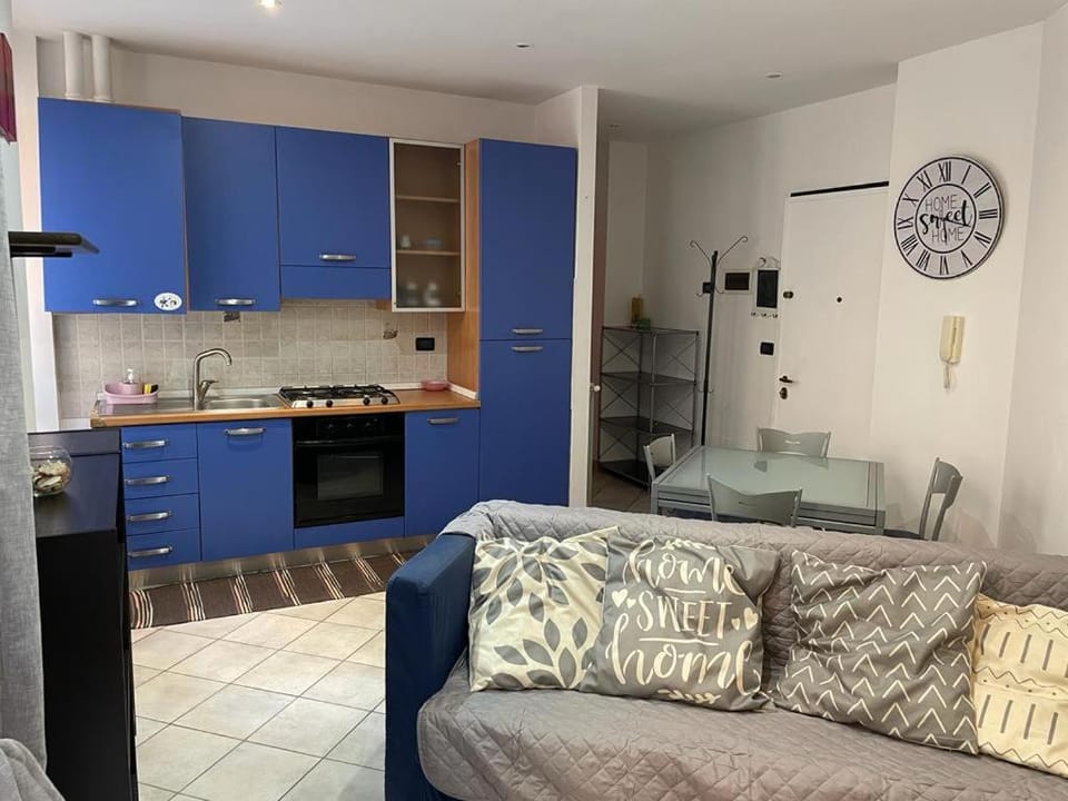 Kitchen or kitchenette, Seating area