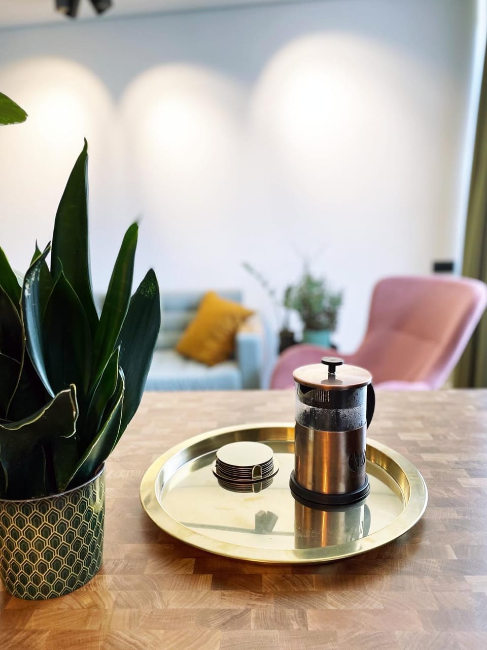 Coffee/tea facilities, Living room, Seating area, Dining area, kitchen
