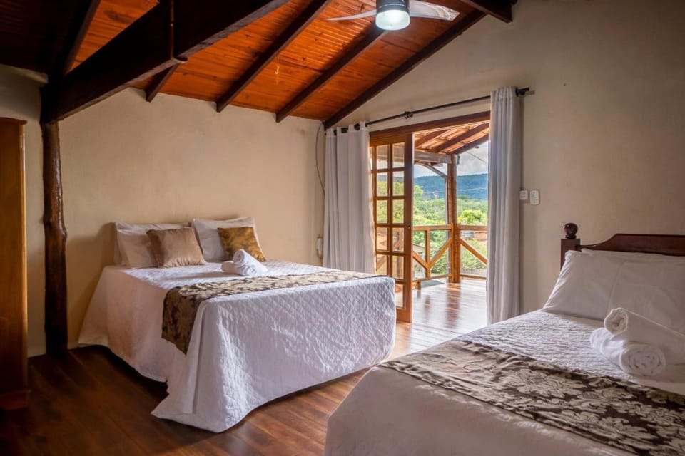 LUAR DO MIRANTE ,casa com AR p temporada piscina aquecida hidro dentro da cidade House in Pirenópolis