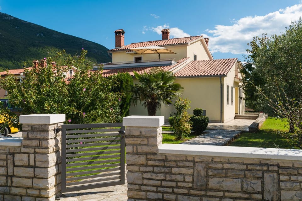 Property building, Inner courtyard view