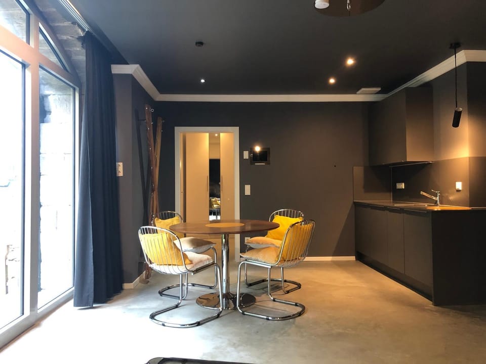 Lovely 1-bedroom condo with patio/ free parking lot Apartment in Essen