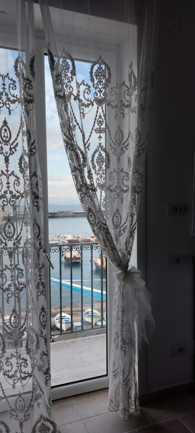 Capri Aquarium Friends House in Marina Grande