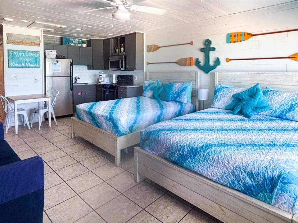 Beachfront, Beach Service, Private Balcony-CC514 Apartment in Panama City Beach