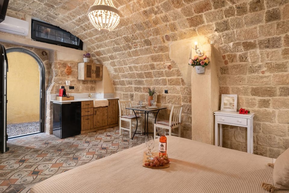 Bed, Coffee/tea facilities, Kitchen or kitchenette, Dining area