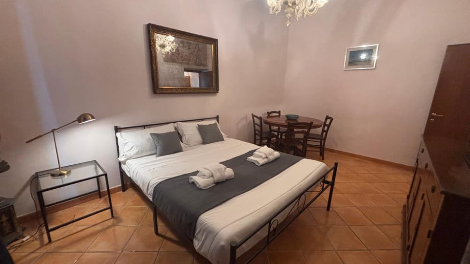 Bed, Photo of the whole room