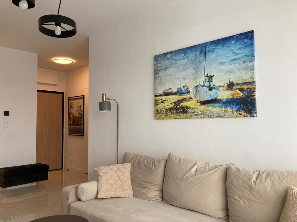 Living room, Decorative detail, Seating area, internet, internet