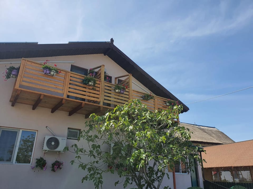 CASA MOREANA Bed and Breakfast in Romania