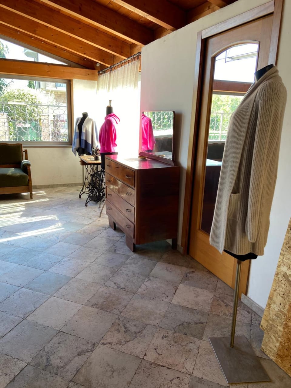 On-site shops, Internal: Not applicable to any particular room
