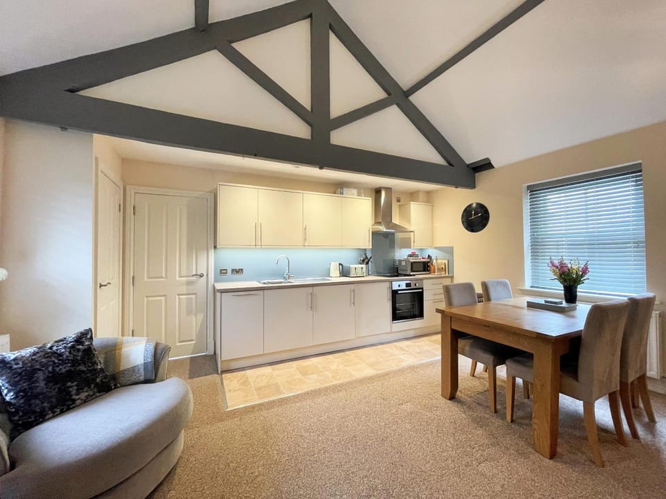 Arthurs Cottage -Charming Courtyard Cottage in the heart of Kendal, The Lake District Apartment in England