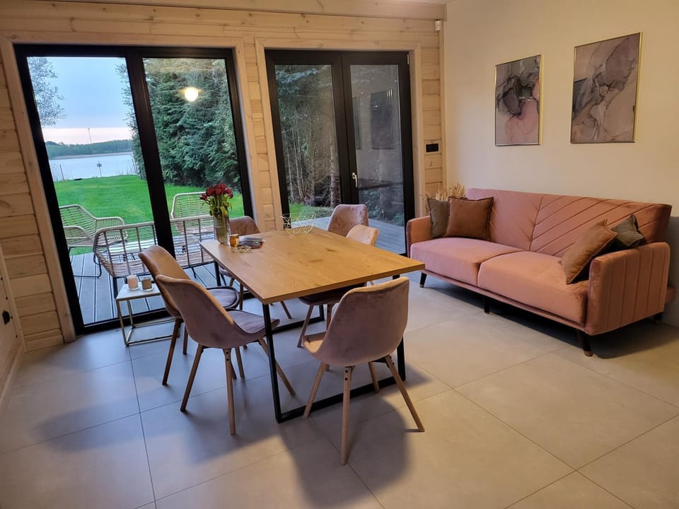 View (from property/room), Balcony/Terrace, Living room, Seating area, Dining area