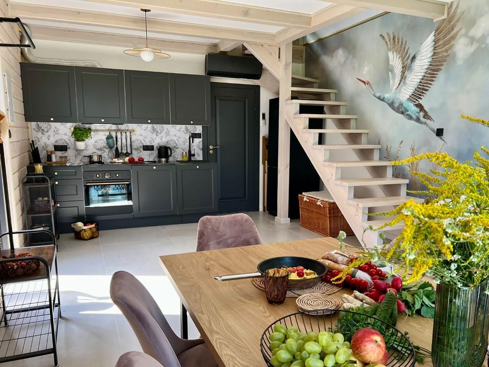 Kitchen or kitchenette, Living room, Dining area, Food