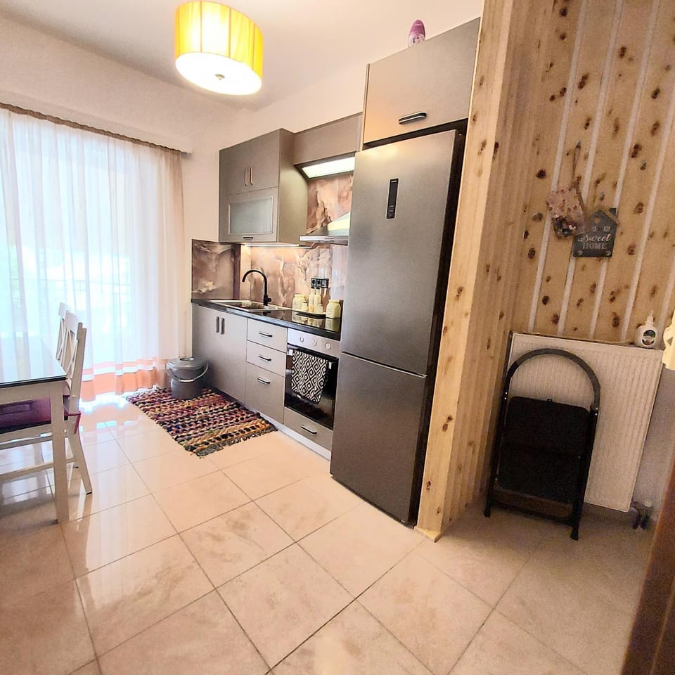 Dining area, pet friendly, stove