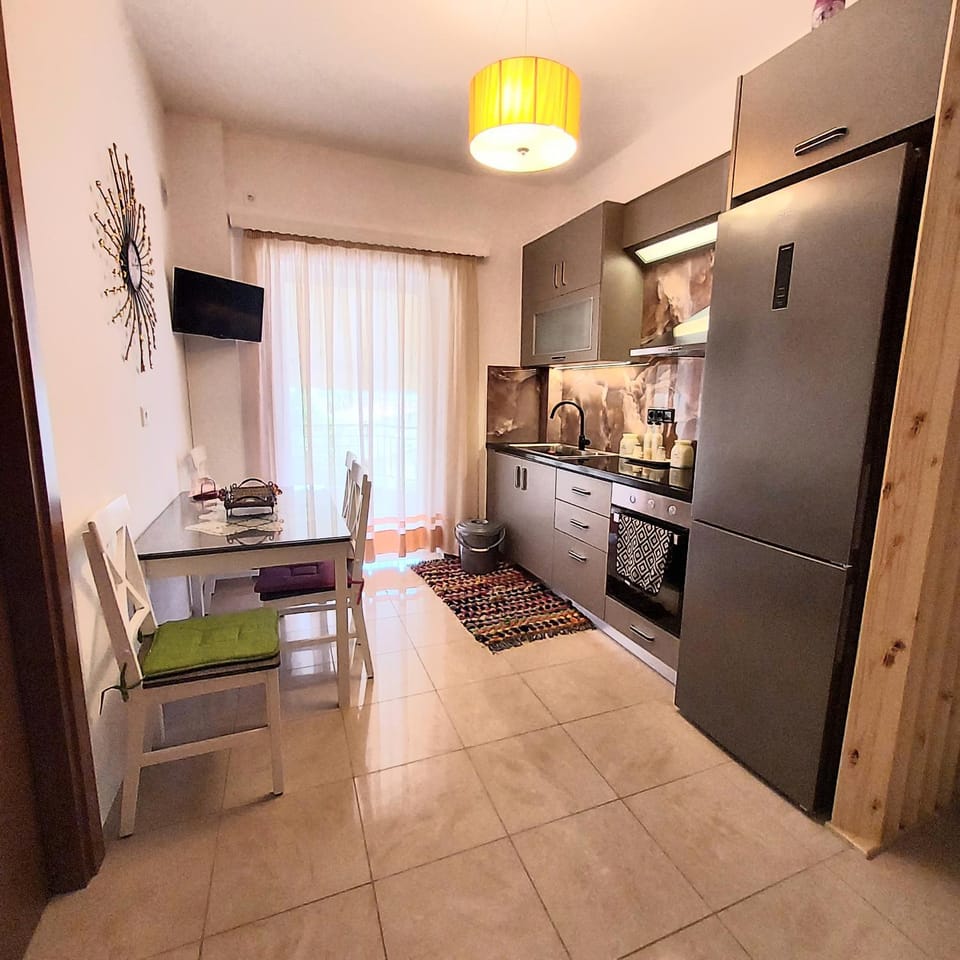 TV and multimedia, Kitchen or kitchenette, Dining area, pet friendly, stove